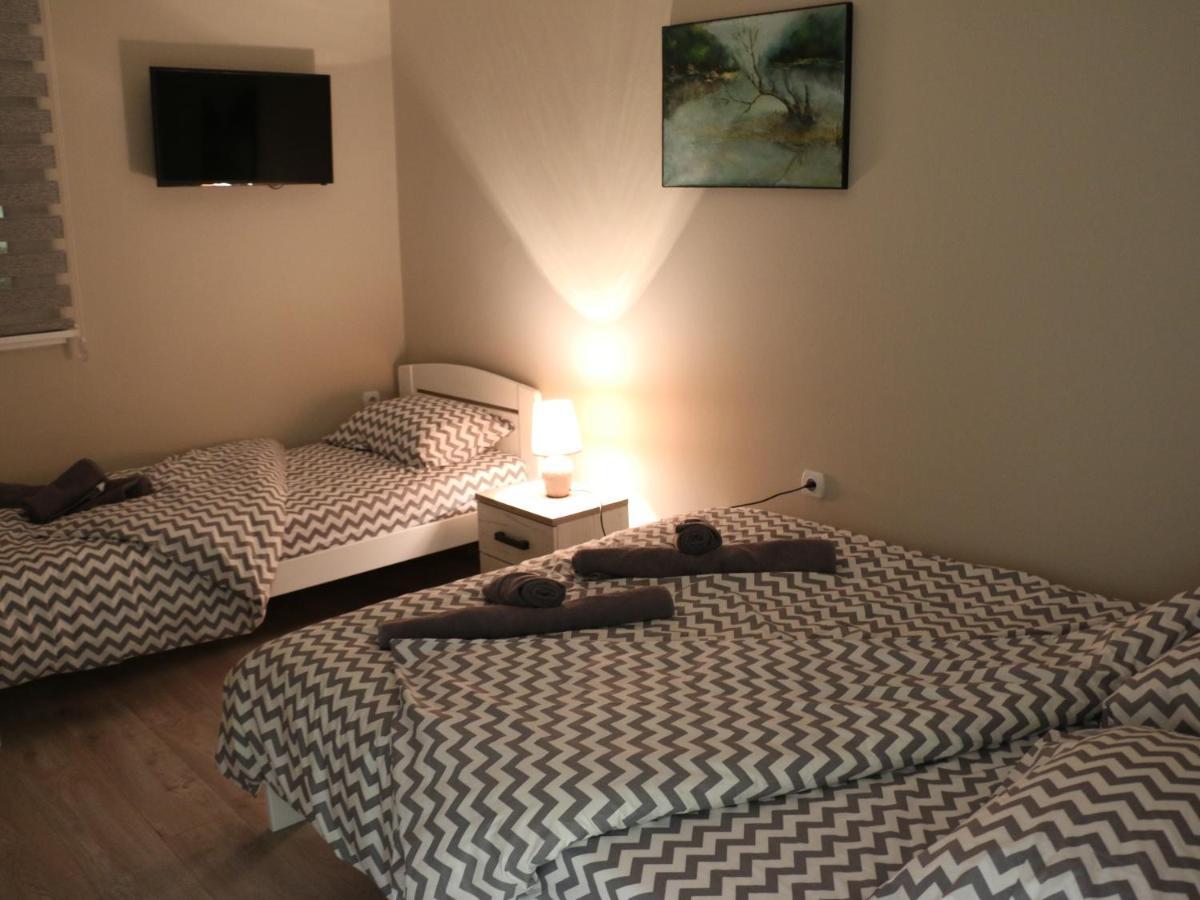 Apartman Petrov Donji Milanovac Bagian luar foto