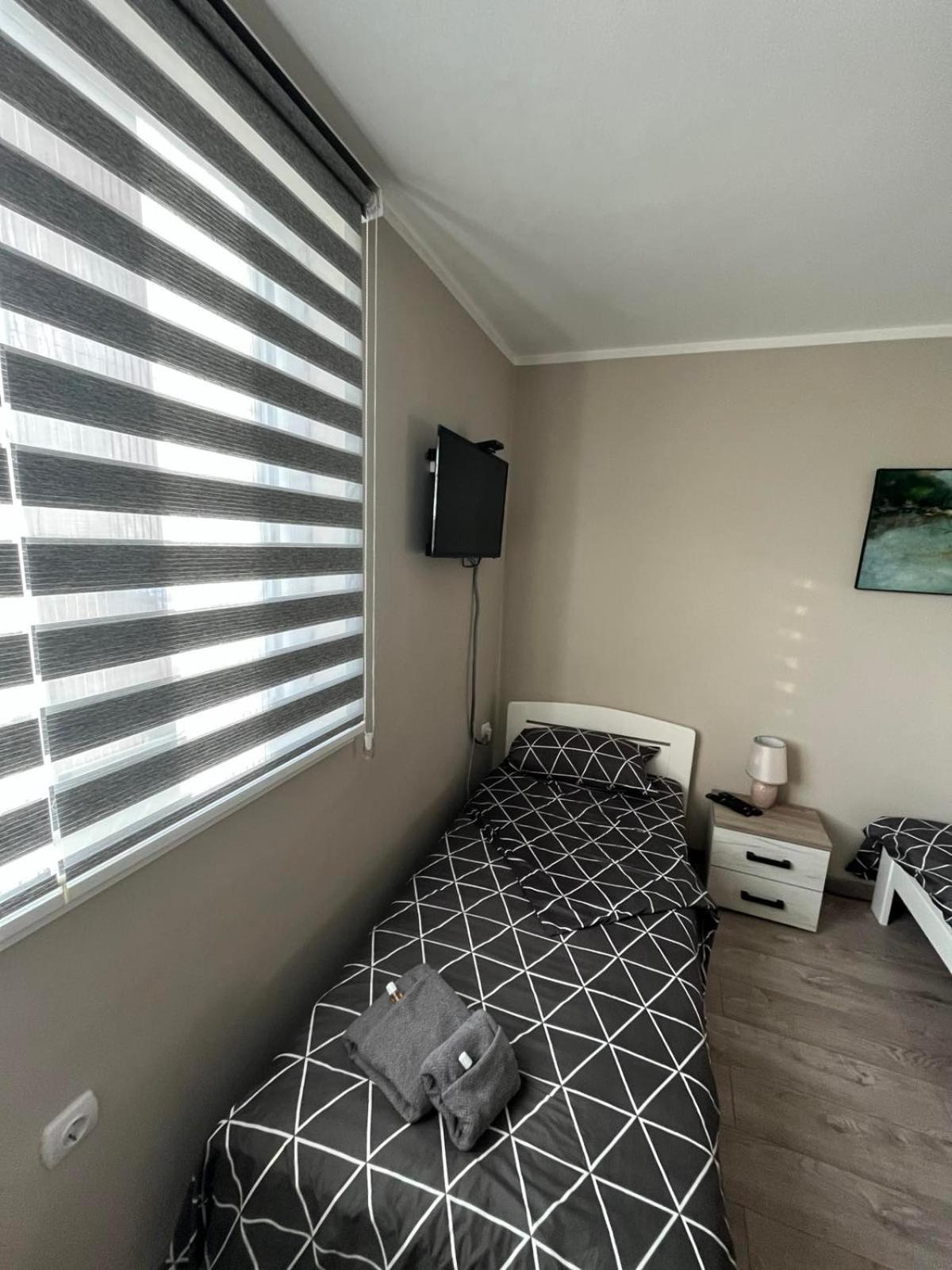 Apartman Petrov Donji Milanovac Bagian luar foto