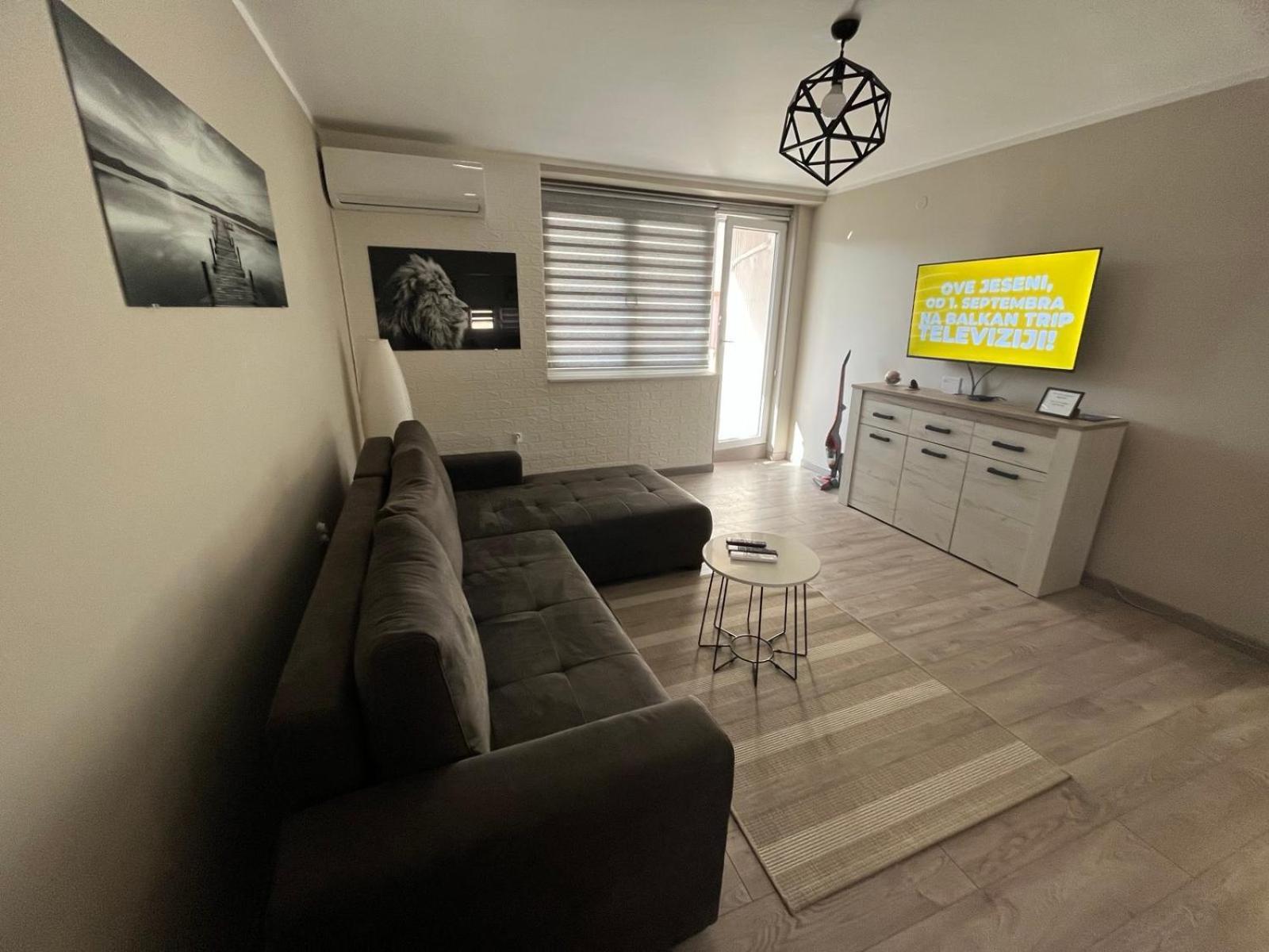 Apartman Petrov Donji Milanovac Bagian luar foto